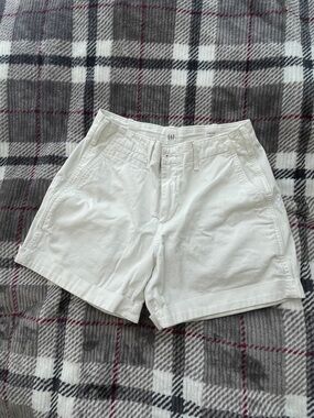 GAP White Women's  Shorts